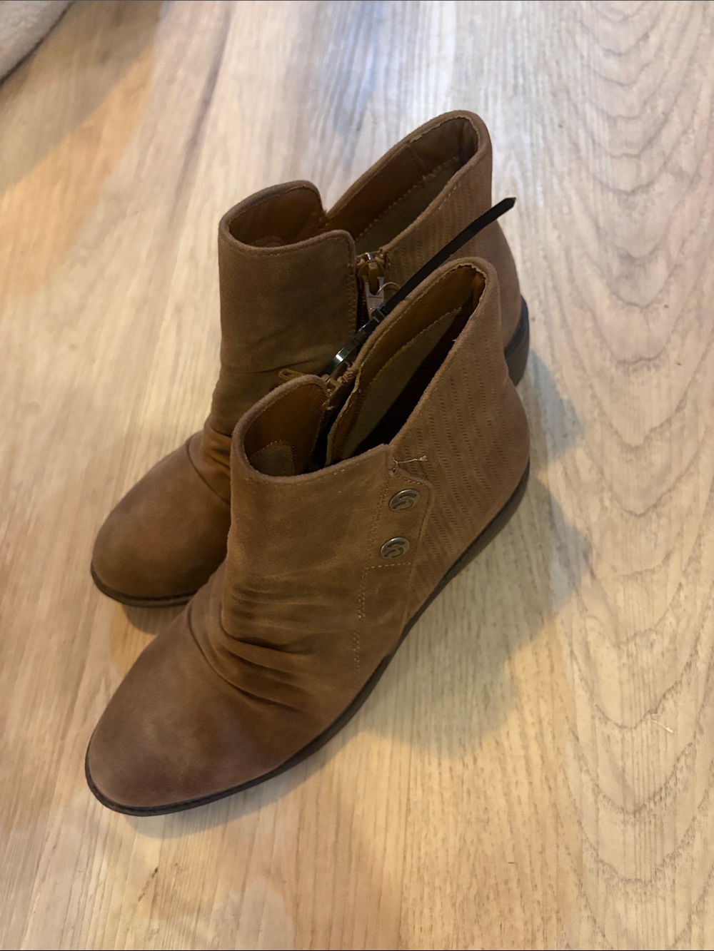 Baretraps Brown Ankle Booties with Side Zip boho size 7 new